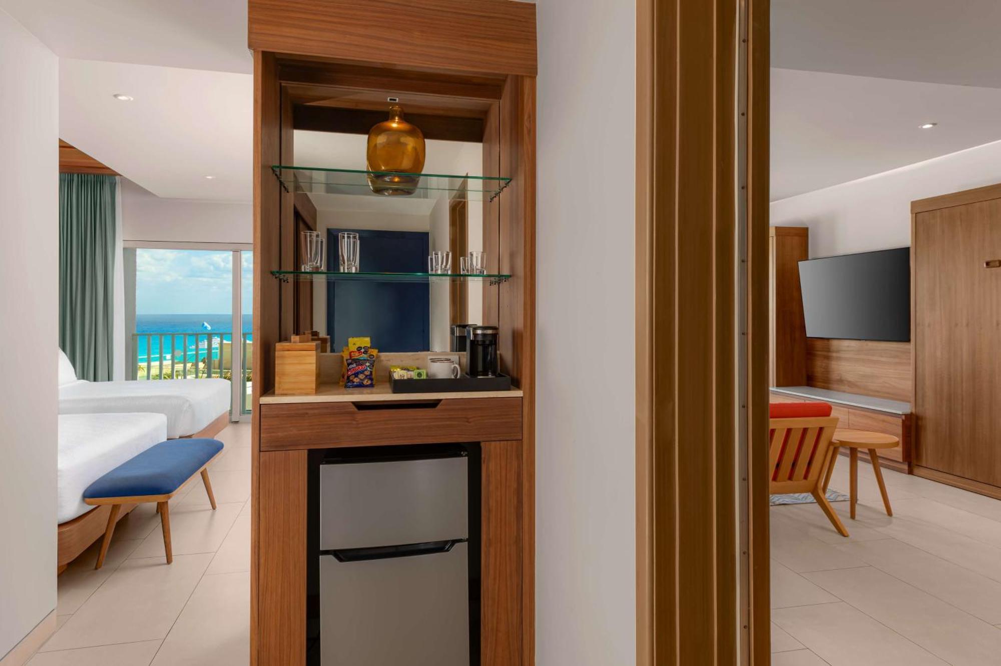 Hilton Cancun Mar Caribe All-Inclusive Resort Экстерьер фото